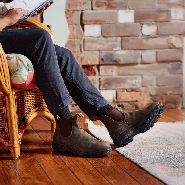 Classic 585 Chelsea Boots